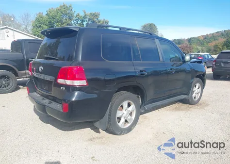 2011 Toyota Land Cruiser V8 z USA, uszkodzony, nr VIN JTMHY7AJ3B5012838